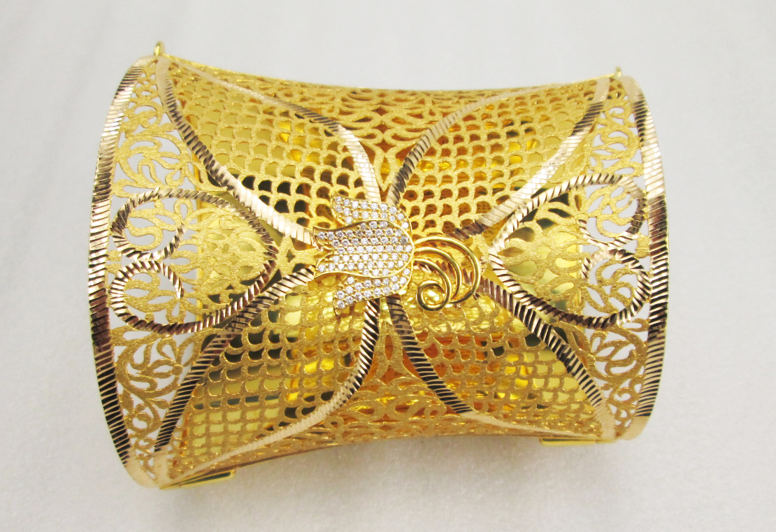 21 K Yellow Gold Fancy Bracelet - Nouri Brothers